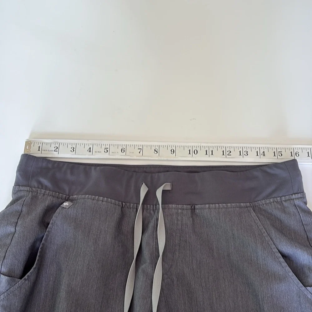 Figs Set of 2 Zamora Jogger Scrub Pants Grey #1670 6 Pockets Yoga Waist Size M - Picture 10 of 12